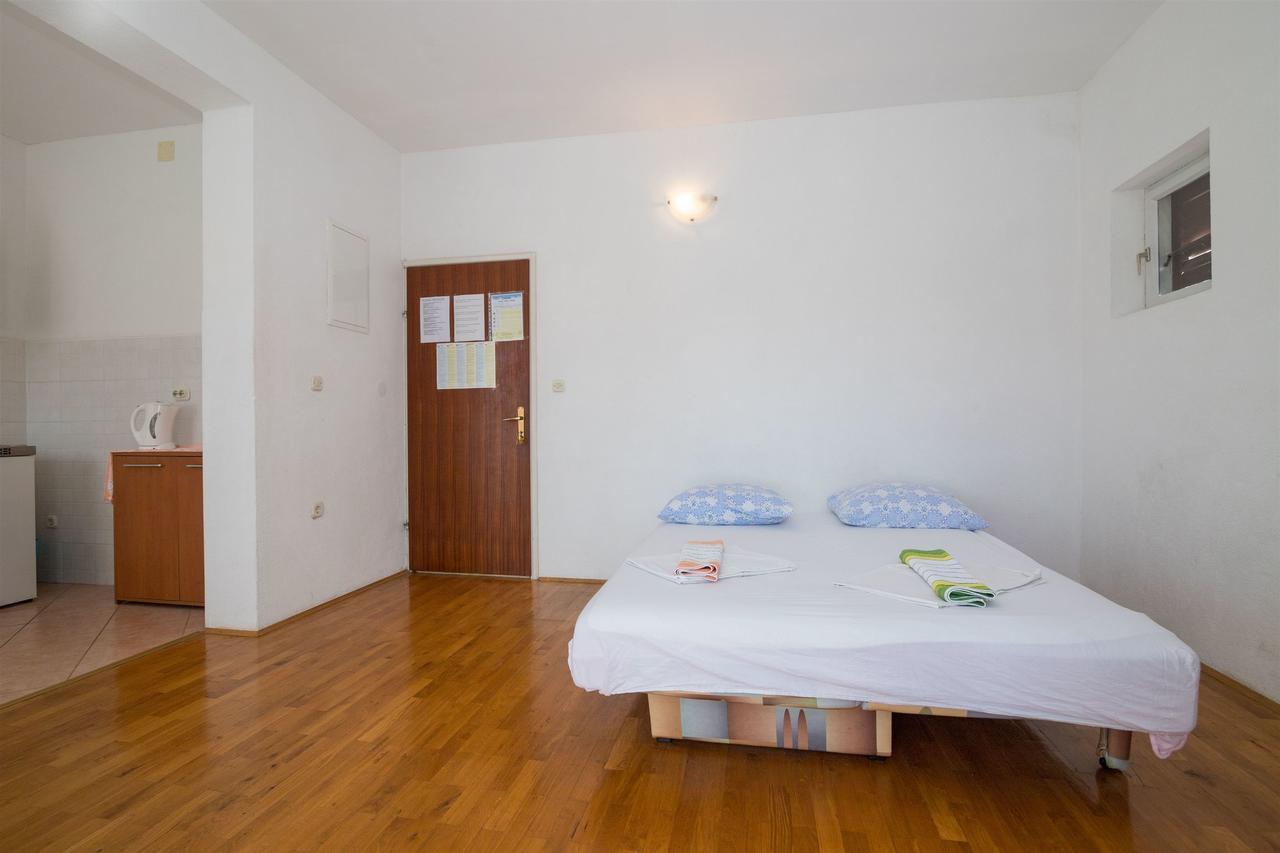 Apartments Zeljko Makarska Bagian luar foto