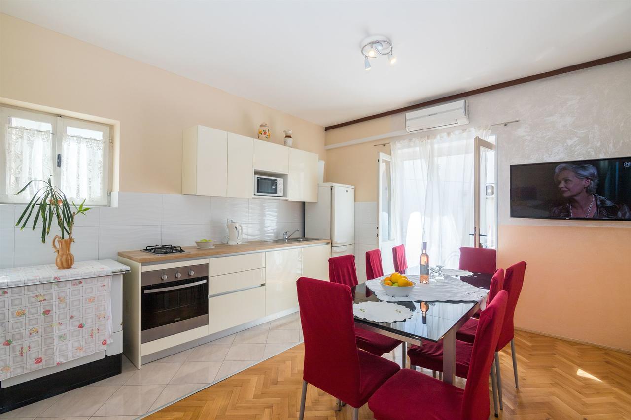 Apartments Zeljko Makarska Bagian luar foto