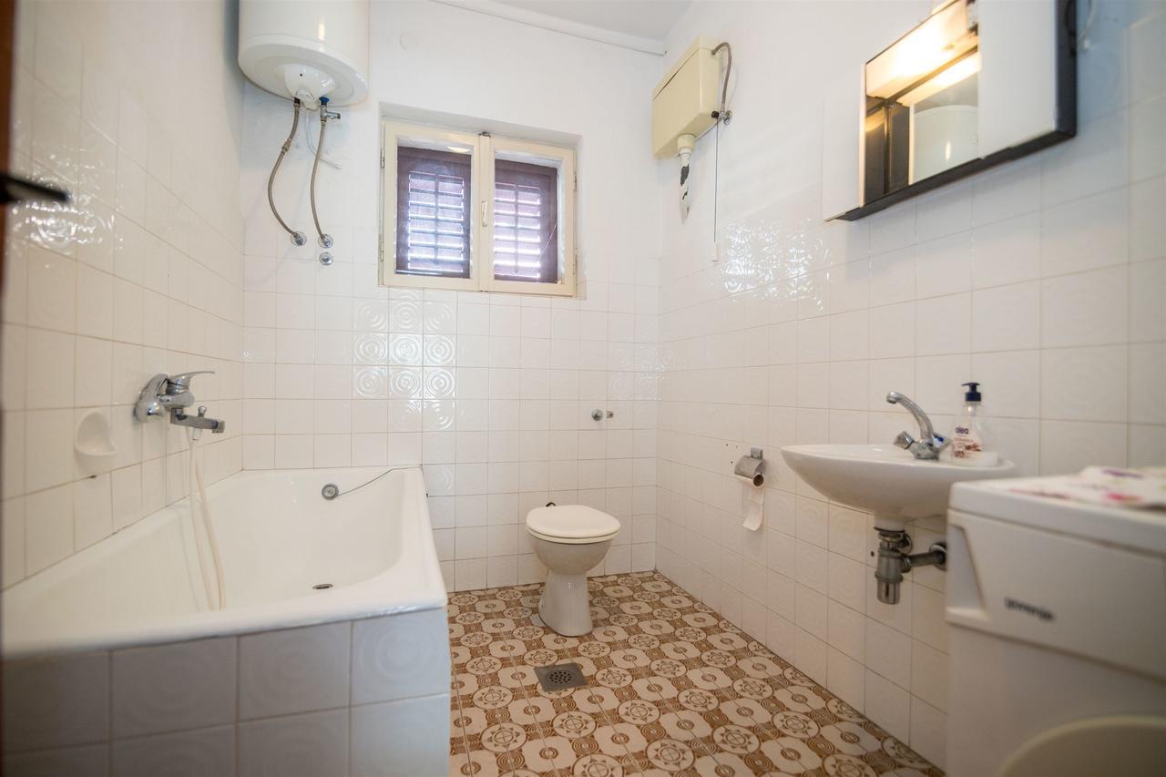 Apartments Zeljko Makarska Bagian luar foto