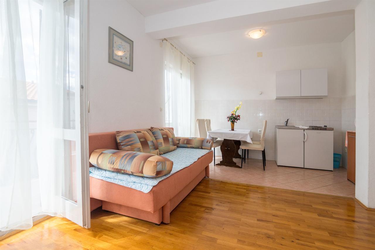Apartments Zeljko Makarska Bagian luar foto