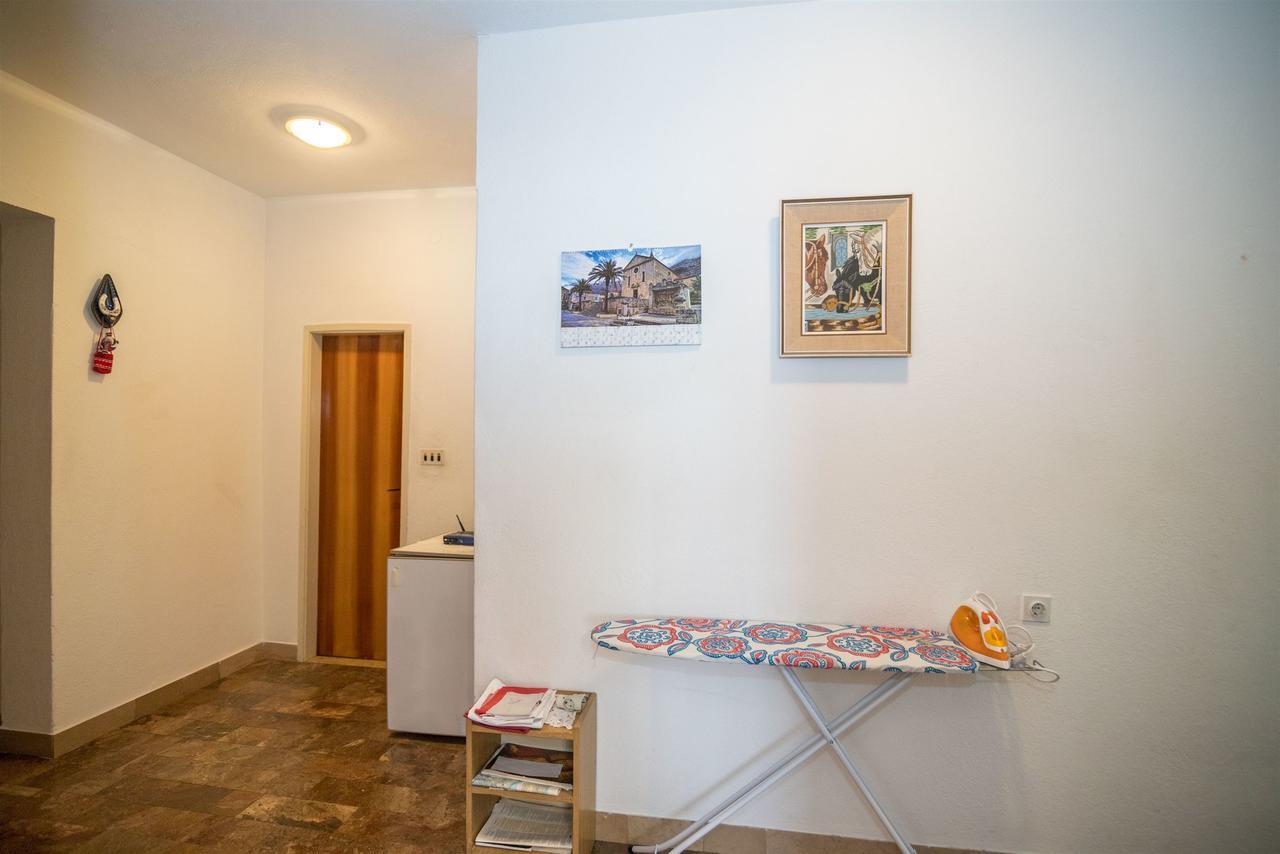 Apartments Zeljko Makarska Bagian luar foto