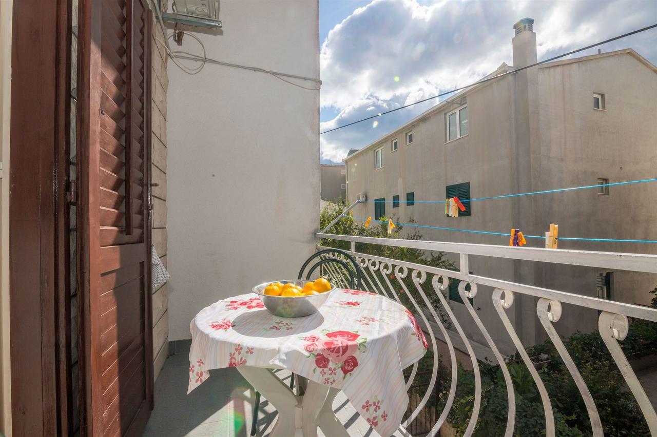 Apartments Zeljko Makarska Bagian luar foto