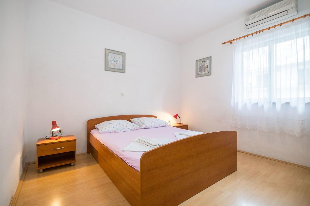 Apartments Zeljko Makarska Bagian luar foto