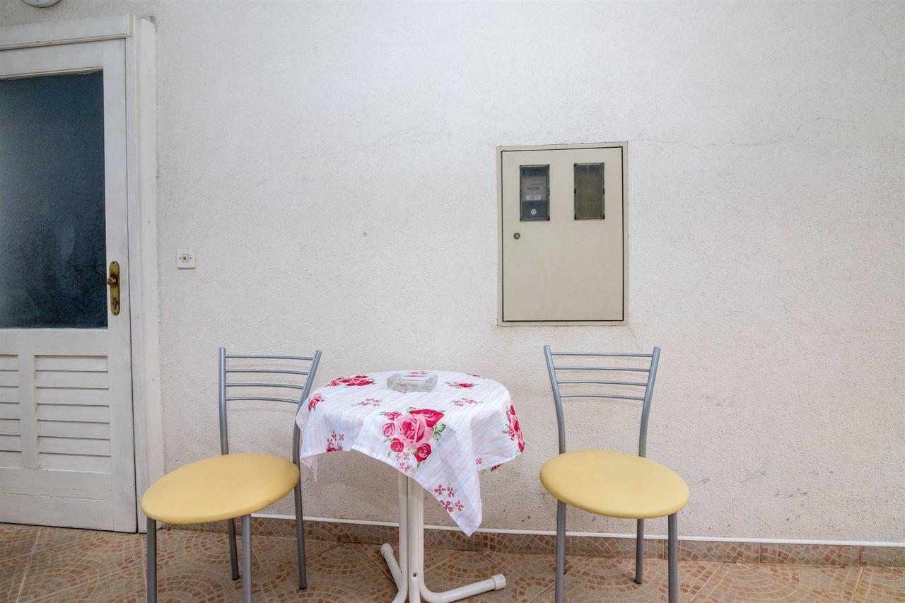 Apartments Zeljko Makarska Bagian luar foto